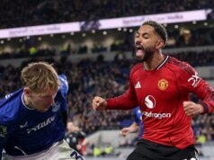 邁克爾·卡里克在對陣埃弗頓的比賽中打破了馬修斯·庫尼亞的習慣,並因此獲得了獎勵