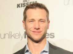 前單身漢傑克·帕維爾卡 (Jake Pavelka) 在約會兩年後與女友訂婚