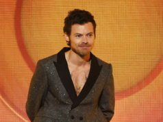 為什麼哈利·斯泰爾斯說他在祖母的葬禮上笑了?