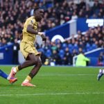 水晶宮避開了漂移的冰冷捲須,但布萊頓卻被困在其中