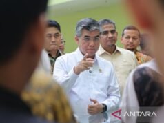 人力部長要求工會成員領取技能證書