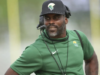 “向我媽媽致敬”:邁克爾·維克 (Michael Vick) 和妻子坦白為 HBCU 社區做出的家庭犧牲