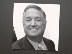 「分手很難」創作歌手86歲