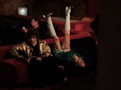 卡里姆艾努茲的黑色喜劇充斥著低俗品味