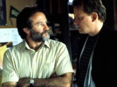 「羅賓威廉斯必須有趣才能生存,」斯特蘭·斯卡斯加德說。