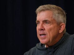 野馬隊的肖恩·佩頓將比賽指揮權交給了 OC 戴維斯·韋伯