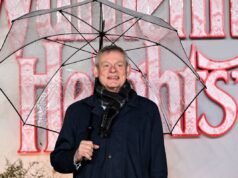 《馬丁醫生》明星馬丁克隆尼斯在《旅行者》的四年規劃之爭中落敗