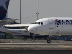 因兩名乘客發生暴力衝突,一架從波哥大飛往麥德林的航班被迫返航 – Publimetro Columbia