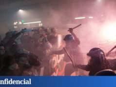 三月,米蘭警察與抗議冬奧會的抗議者發生衝突