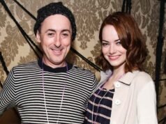 艾倫卡明 (Alan Cumming) 詳細介紹了與艾瑪史東 (Emma Stone) 和音樂傳奇人物度過的狂野之夜