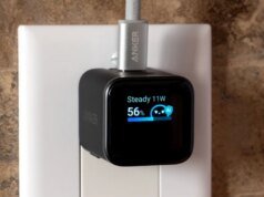 Anker 的新款 45 瓦 Nano 充電器具有顯示屏和其他升級。事情是這樣的