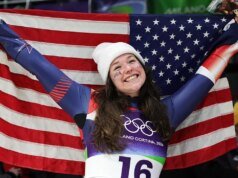 阿什利·法誇森獲得銅牌。第二枚美國女子無舵雪橇獎牌