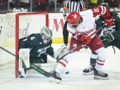 俄亥俄州立大學第三節的失誤讓排名第 13 的威斯康星曲棍球隊陷入困境