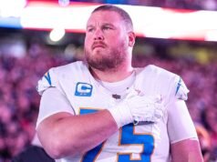 中鋒布拉德利·博茲曼在 NFL 效力 8 個賽季後退役