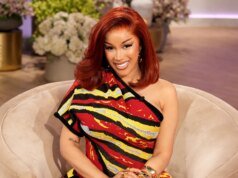 卡迪·B (Cardi B) 在西雅圖演出期間從舞台上的活板門跌落