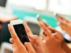 圖庫曼一所學校將從 2026 學年開始禁止在課堂上使用手機