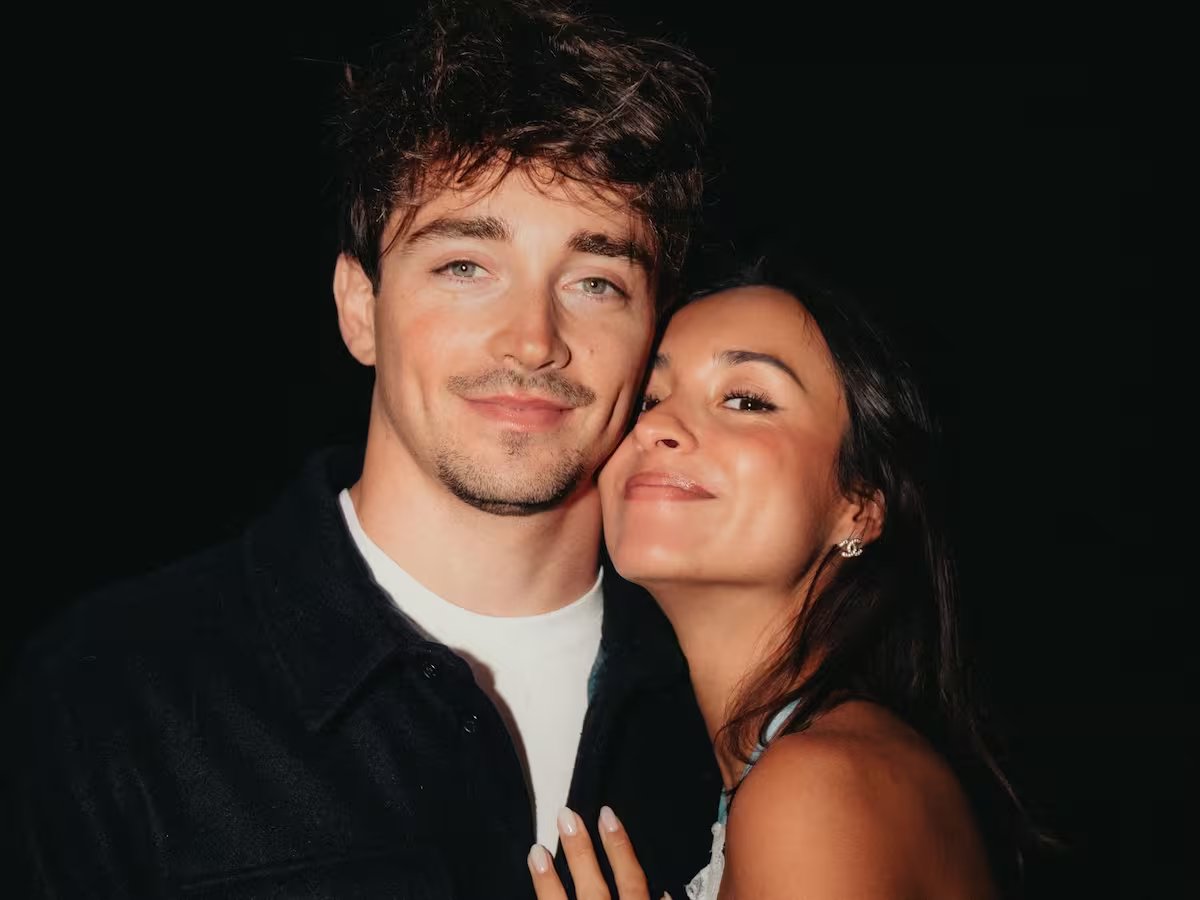 查爾斯·勒克萊爾 (Charles Leclerc) 在摩納哥秘密結婚，並用一輛專屬經典法拉利汽車慶祝