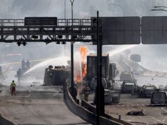 照片顯示智利卡車爆炸造成的嚴重破壞