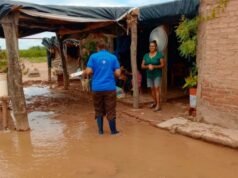 他們正在幫助受薩拉多河洪水影響的家庭