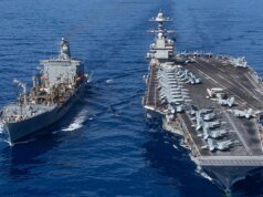 傑拉爾德·R·福特號航空母艦罕見地與中東的兩艘航空母艦一起亮相。