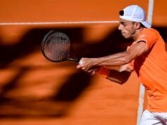 弗朗西斯科·塞倫多洛直落兩盤擊敗托馬斯·埃切維裡,第三次進入阿根廷公開賽決賽。