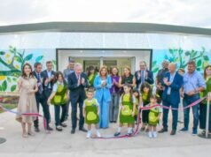 州長埃利亞斯·蘇亞雷斯和市長富恩特斯為市政花園 N*27 教宗方濟各揭幕