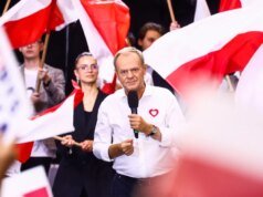 他解釋了波蘭如何瓦解獨裁統治