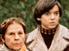 這部深受人們喜愛的黑色喜劇很少播出,但它剛剛在 Pluto TV 上播出