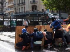 政府譴責那些對國會面前的暴力事件負責的人涉嫌恐怖主義行為