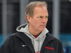 然而,IIHF 仍維持 3v3 奧運賽制,儘管教練喬恩·加拿大的庫柏對此負有責任。