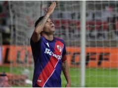 裡維拉遭受了超越需求的痛苦,但阿根廷隊以 1-0 擊敗玻利瓦爾城,晉級杯賽。