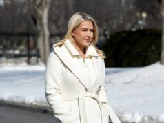 白宮的卡羅琳·萊維特猛烈抨擊批評 ICE 的名人