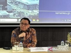 政治家可以註冊為ADK OJK,他們在被任命之前必須退出政黨。