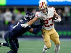 克里斯蒂安·麥卡弗里 (Christian McCaffrey) 和 49 人隊的布洛克·珀迪 (Brock Purdy) 在超級碗前稱讚海鷹隊