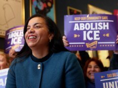 民主黨候選人將馬姆達尼比作川普推動移民和 20 世紀 60 年代種族隔離