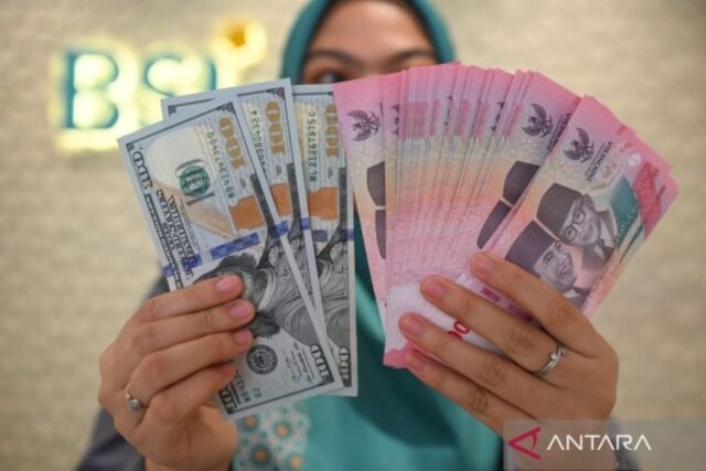 nilai-tukar-rupiah-terhadap-dolar-as-ditutup-menguat-2710234.jpg