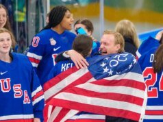 美國女子曲棍球教練約翰沃博夫斯基回憶了這名球員的激動時刻。