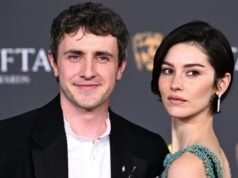 保羅梅斯卡爾 (Paul Mescal) 和格雷西艾布拉姆斯 (Gracie Abrams) 首次出現在 2026 年英國電影和電視藝術學院獎 (BAFTA Awards) 頒獎禮上裝滿 PDA 的紅地毯上