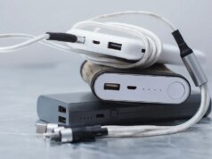 便攜式充電器在床上爆炸 年輕女子被化學物質燒傷