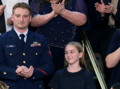 川普在國情咨文中讓洪水英雄史考特魯斯坎與獲救的年輕女子重聚