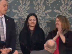 弗吉尼亞州母親稱讚川普「照亮」了女兒在SOTU的痛苦