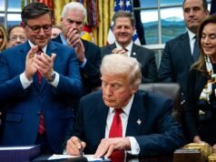 特朗普簽署法律結束政府部分關閉