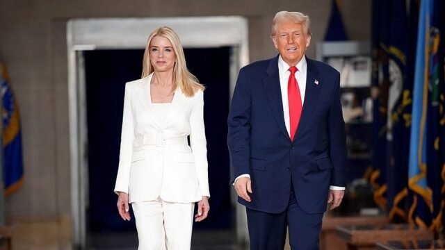 trump-walking-with-pam-bondi.jpg