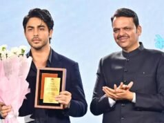 雅利安汗 (Aryan Khan) 憑藉 Netflix 的《寶萊塢壞蛋》獲得年度最佳新人導演獎,並獲得馬哈拉施特拉邦 CM Devendra Fadnavis 頒發的獎項:觀看 – Firstpost