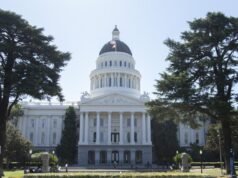 五名領先候選人之間的加州州長競選勢均力敵