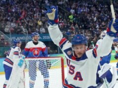 美國隊擊敗斯洛伐克隊與加拿大隊爭奪曲棍球金牌