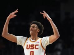 阿利亞·阿里納斯 (Alijah Arenas) 打出了他最好的一場比賽,帶領南加州大學戰勝印第安納大學