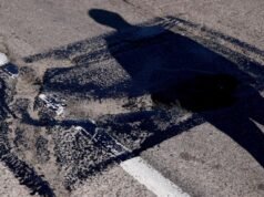 修洞?對抗特朗普?選擇代表下一任加州州長