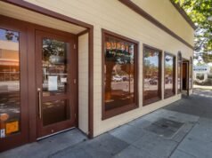 加州餐廳服務費引發憤怒和威脅