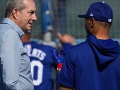 湖人隊新任高層隆·羅森討論票價上漲問題,魔術師約翰遜